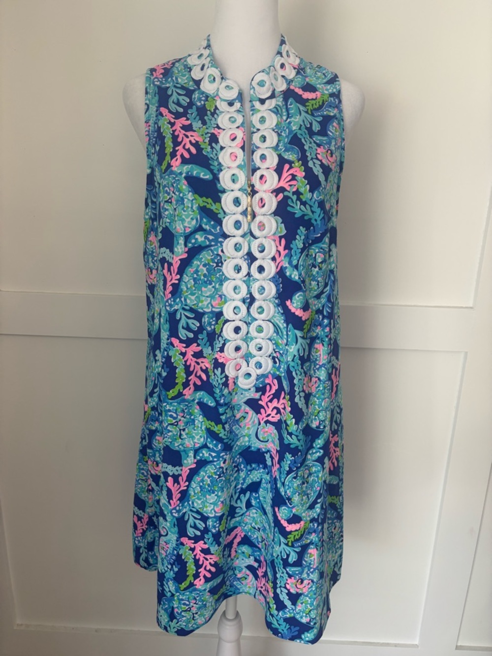 Lilly Pulitzer Turtle Villa  Floral Print Dress size 8 in excellent condition